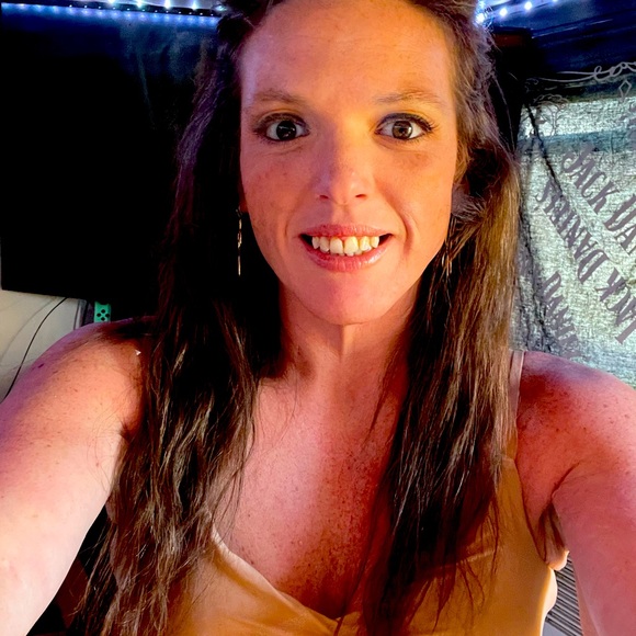 Meet your Posher, Crystal. - Picture 6 of 7